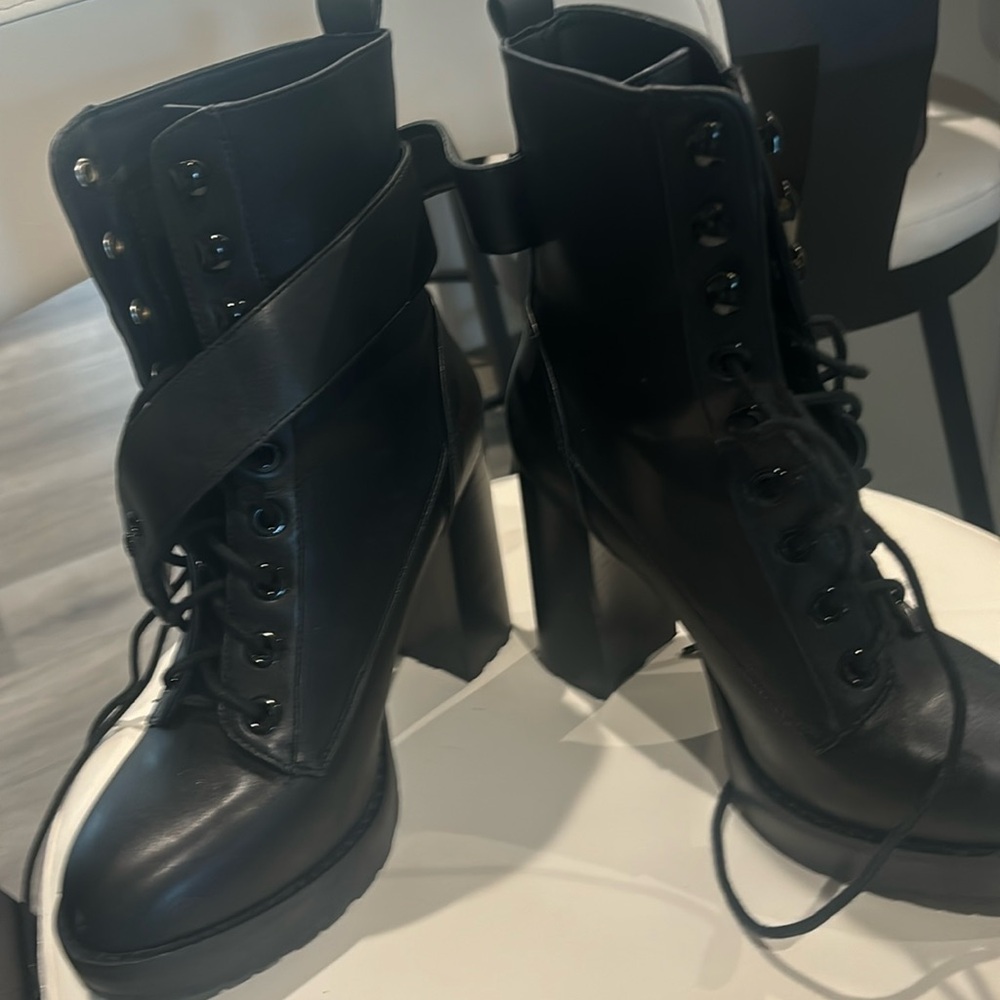 Urban outfitters combat boot black new size 8